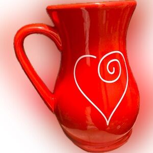Edible Arrangements red carafe with handle & white painted heart detail